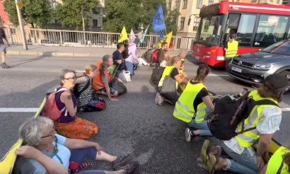 Foto (C) 📸 Der Pilger - https://www.youtube.com/watch?v=wL313OYajVY Blockade in Stockholm 17.08.2022 Extinction Rebellion Sverige and Restore Wetlands